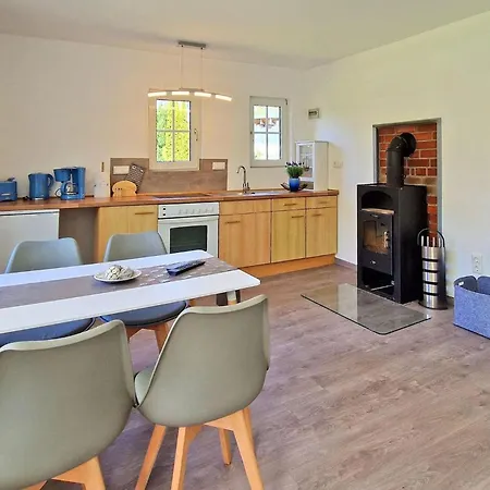 1 Bedroom Lovely In Rheinsberg Ot Warenthi *